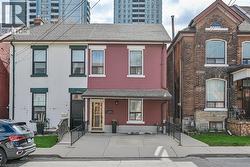 142 RAY Street N  Hamilton, ON L8R 2Y2