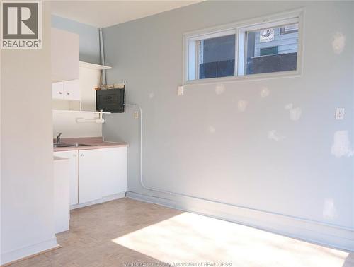 1050 Drouillard, Windsor, ON - Indoor Photo Showing Laundry Room