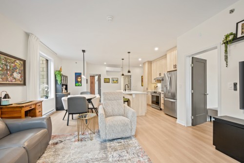 Salon - 106-1320 Rue Custine, Saint-Jérôme, QC - Indoor Photo Showing Living Room