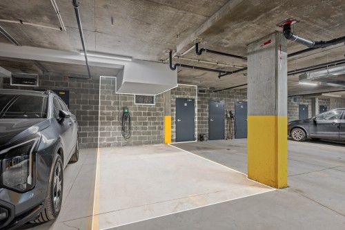 Stationnement - 106-1320 Rue Custine, Saint-Jérôme, QC - Indoor Photo Showing Garage