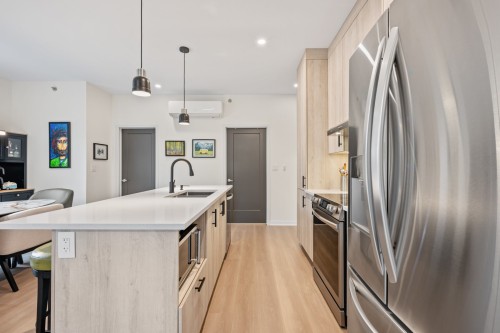 Cuisine - 106-1320 Rue Custine, Saint-Jérôme, QC - Indoor Photo Showing Kitchen With Upgraded Kitchen