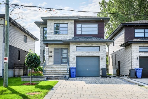 9270 Rue Récollet  Brossard, QC J4X 1B9