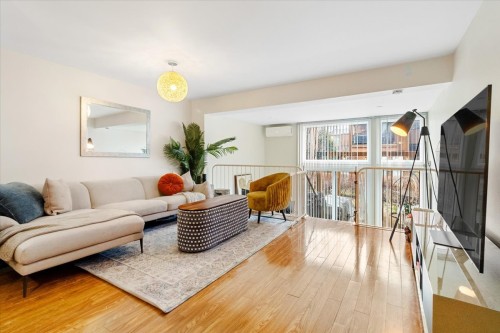 8752 Av. André-Grasset  Montréal (Ahuntsic-Cartierville), QC H2M 2L4