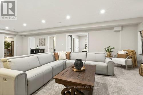 10 - 2848 King Street, Lincoln, ON - Indoor Photo Showing Living Room