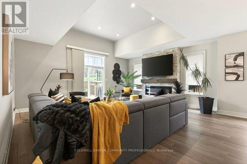 10 - 2848 King Street, Lincoln, ON - Indoor Photo Showing Living Room With Fireplace