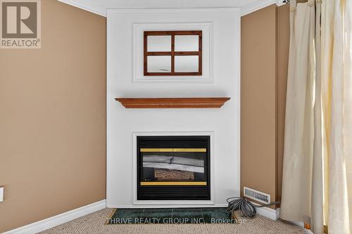 3 - 80 Acorn Crescent, London North (North F), ON - Indoor With Fireplace