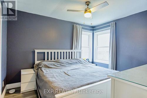 352 Fairfield Avenue, Hamilton, ON - Indoor Photo Showing Bedroom