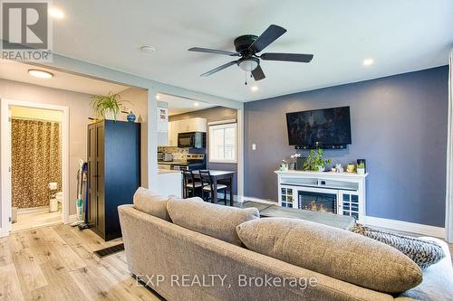 352 Fairfield Avenue, Hamilton, ON - Indoor Photo Showing Other Room