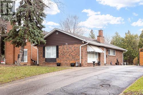 4 Moorecroft Crescent, Toronto, ON - Outdoor