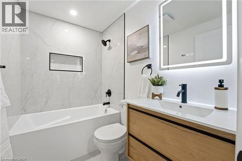 114 Christopher Drive, Waterloo, ON - Indoor Photo Showing Bathroom
