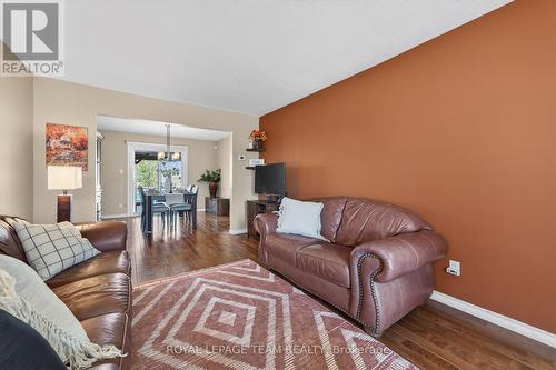 161 Springwater Drive, Ottawa, ON - Indoor Photo Showing Living Room