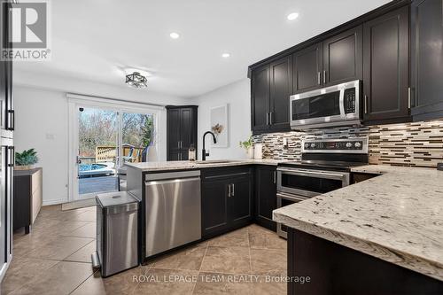 161 Springwater Drive, Ottawa, ON - Indoor Photo Showing Kitchen With Upgraded Kitchen