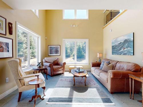 55 Lintlops Road, Murphy Cove, NS - Indoor Photo Showing Living Room