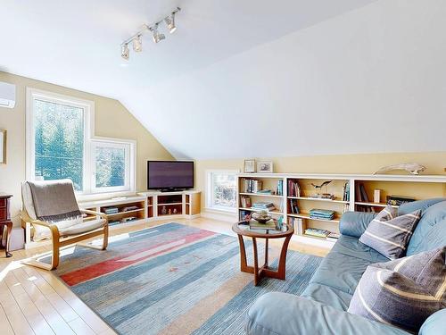 55 Lintlops Road, Murphy Cove, NS - Indoor