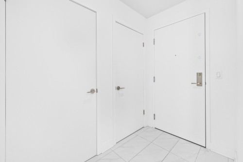 Hall d'entrée/Vestibule - 703-5175 Rue Mackenzie, Montréal (Côte-Des-Neiges/Notre-Dame-De-Grâce), QC - Indoor Photo Showing Other Room