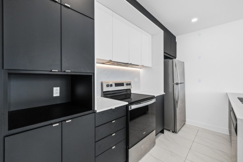 Cuisine - 703-5175 Rue Mackenzie, Montréal (Côte-Des-Neiges/Notre-Dame-De-Grâce), QC - Indoor Photo Showing Kitchen