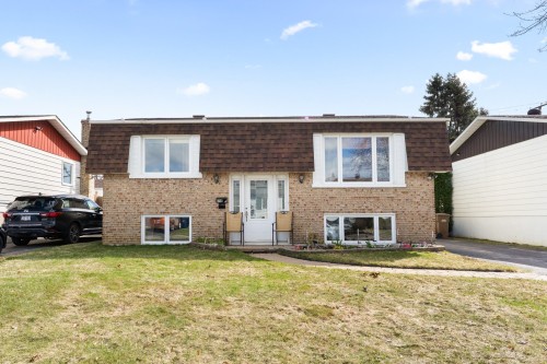 698 Rue Frida  Laval (Fabreville), QC H7P 3K1