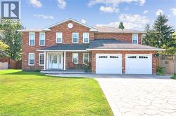 42 FAREWELL Crescent  Smithville, ON L0R 2A0