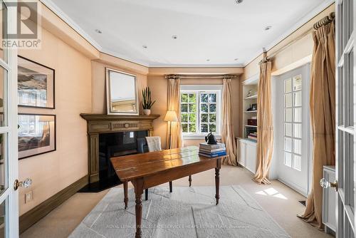 25 Strathgowan Crescent, Toronto, ON - Indoor