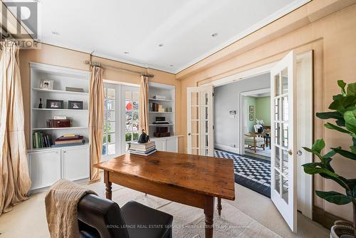 25 Strathgowan Crescent, Toronto, ON - Indoor