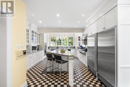 25 Strathgowan Crescent, Toronto, ON - Indoor Photo Showing Kitchen With Upgraded Kitchen