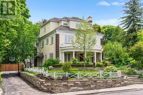 25 Strathgowan Crescent, Toronto, ON - Outdoor