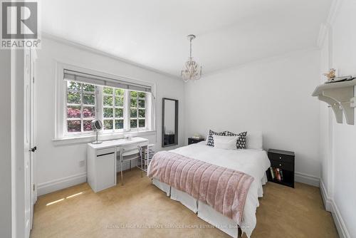 25 Strathgowan Crescent, Toronto, ON - Indoor Photo Showing Bedroom