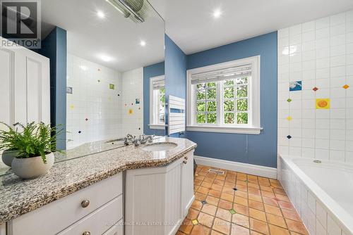 25 Strathgowan Crescent, Toronto, ON - Indoor Photo Showing Bathroom