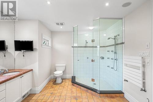 25 Strathgowan Crescent, Toronto, ON - Indoor Photo Showing Bathroom