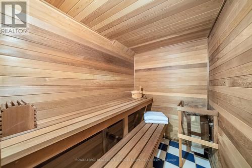25 Strathgowan Crescent, Toronto, ON - Indoor Photo Showing Other Room