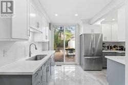 UPPER - 118 BOGERT AVENUE  Toronto, ON M2N 1K8