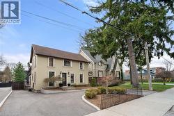 36 MISSISSAUGA Road N Mississauga, ON L5H 2H6