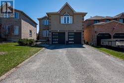 83 VIOLET STREET Barrie, ON L4N 9N3