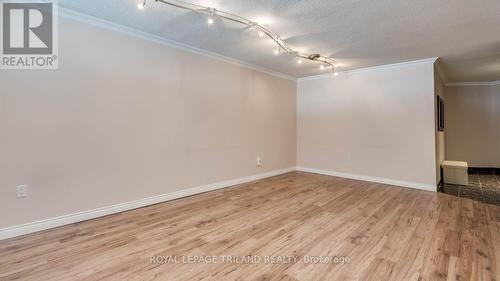 904 - 695 Richmond Street, London East (East F), ON - Indoor Photo Showing Other Room