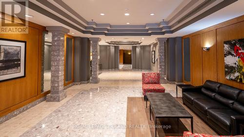 904 - 695 Richmond Street, London East (East F), ON - Indoor