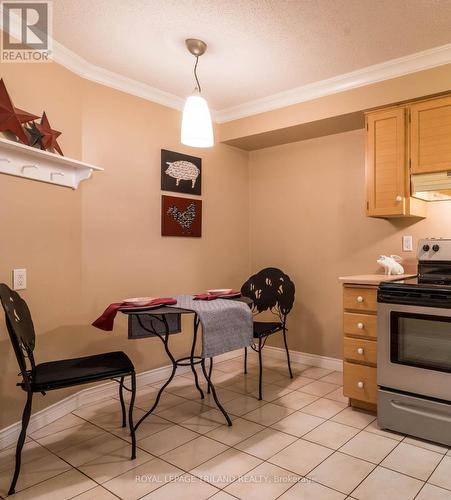 904 - 695 Richmond Street, London East (East F), ON - Indoor