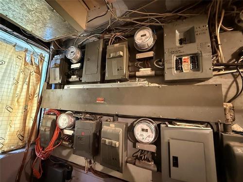 908 Manitoba Avenue, Winnipeg, MB - Indoor Photo Showing Basement