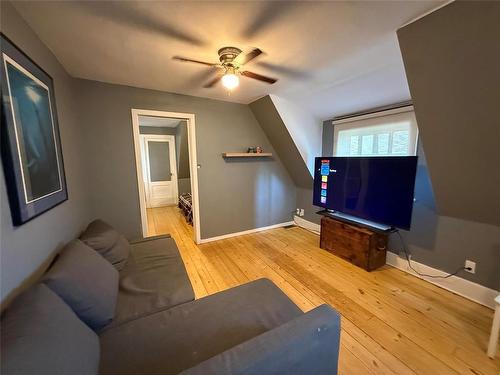 908 Manitoba Avenue, Winnipeg, MB - Indoor Photo Showing Other Room