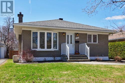 Welcome to 1582 Digby St in established Alta Vista - 1582 Digby Street, Ottawa, ON - Outdoor