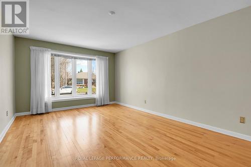 Living Rooom w/large front window - 1582 Digby Street, Ottawa, ON - Indoor Photo Showing Other Room