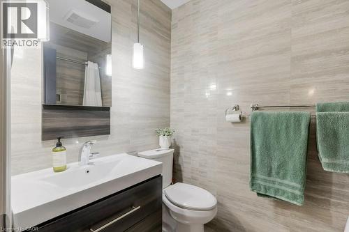 56 Dawn Crescent, Cambridge, ON - Indoor Photo Showing Bathroom