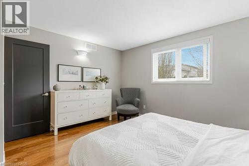 56 Dawn Crescent, Cambridge, ON - Indoor Photo Showing Bedroom