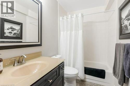 56 Dawn Crescent, Cambridge, ON - Indoor Photo Showing Bathroom