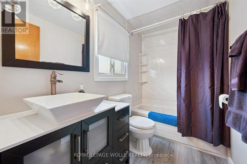 52 Tuerr Drive, Kitchener, ON - Indoor Photo Showing Bathroom