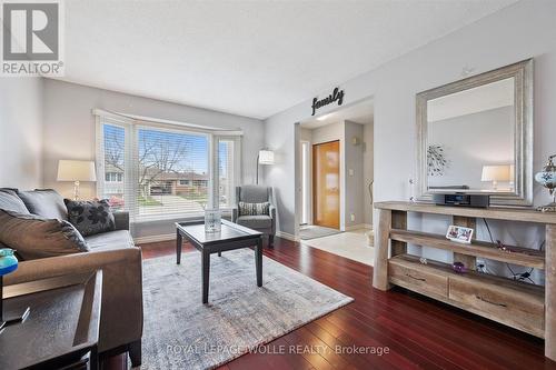52 Tuerr Drive, Kitchener, ON - Indoor Photo Showing Living Room