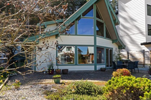471 Windslow Rd, Comox, BC 