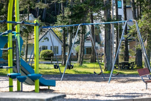 471 Windslow Rd, Comox, BC 