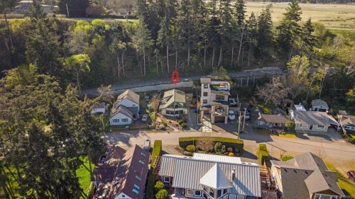 471 Windslow Rd, Comox, BC 