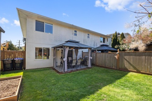 B-2425 1St St, Courtenay, BC - Outdoor With Deck Patio Veranda