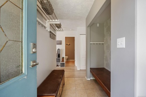 B-2425 1St St, Courtenay, BC - Indoor Photo Showing Other Room